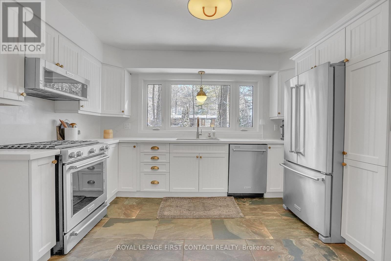












11 VERNAR DRIVE

,
Springwater,




Ontario
L0L1X0

