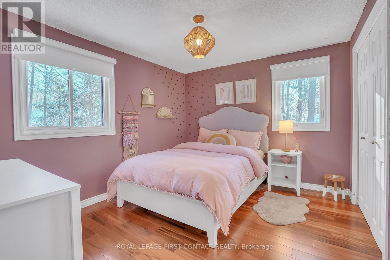 












11 VERNAR DRIVE

,
Springwater,




Ontario
L0L1X0

