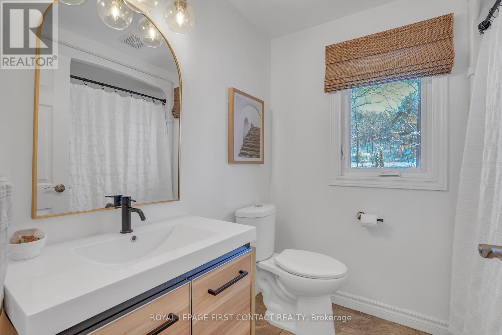 












11 VERNAR DRIVE

,
Springwater,




Ontario
L0L1X0

