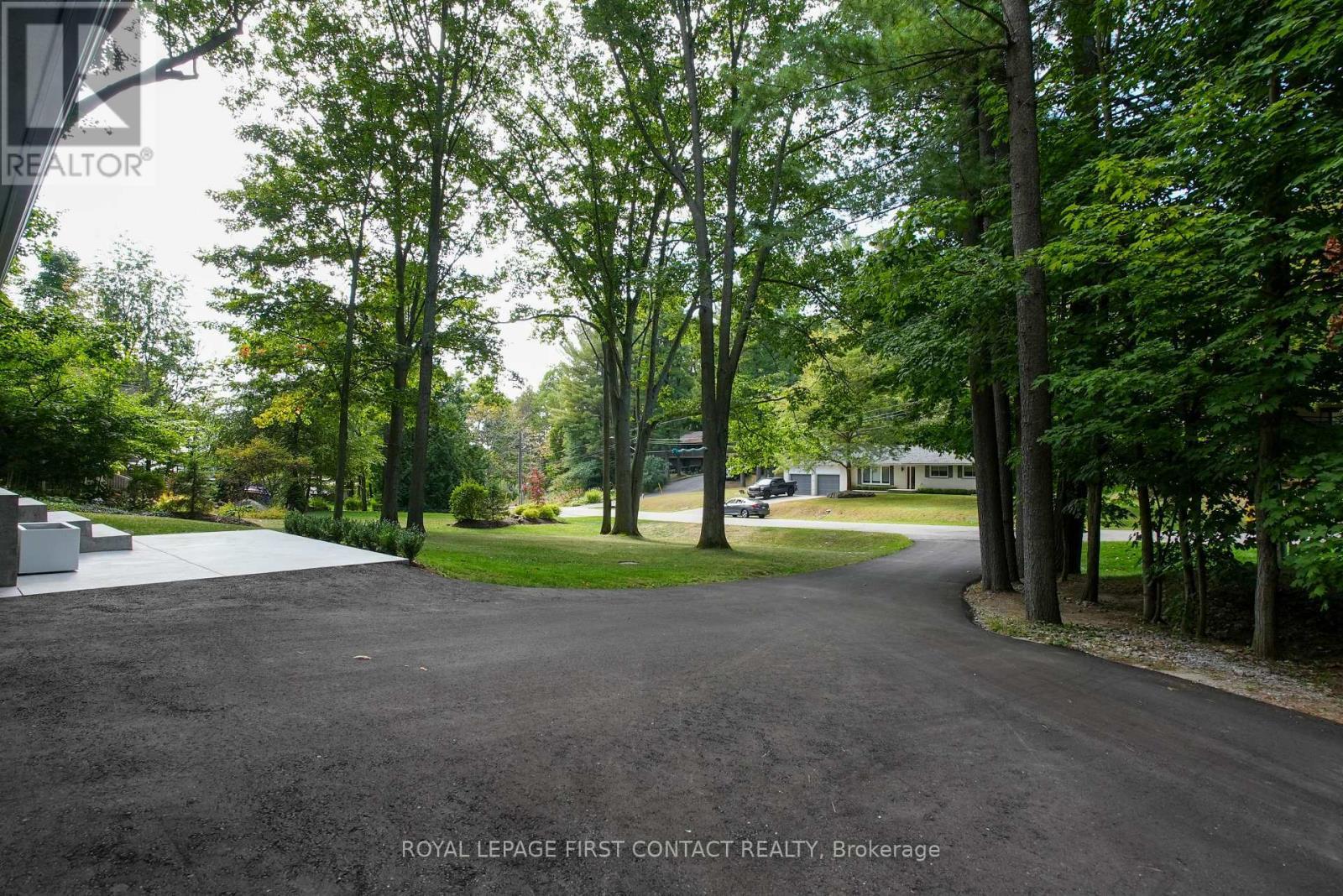 












11 VERNAR DRIVE

,
Springwater,




Ontario
L0L1X0

