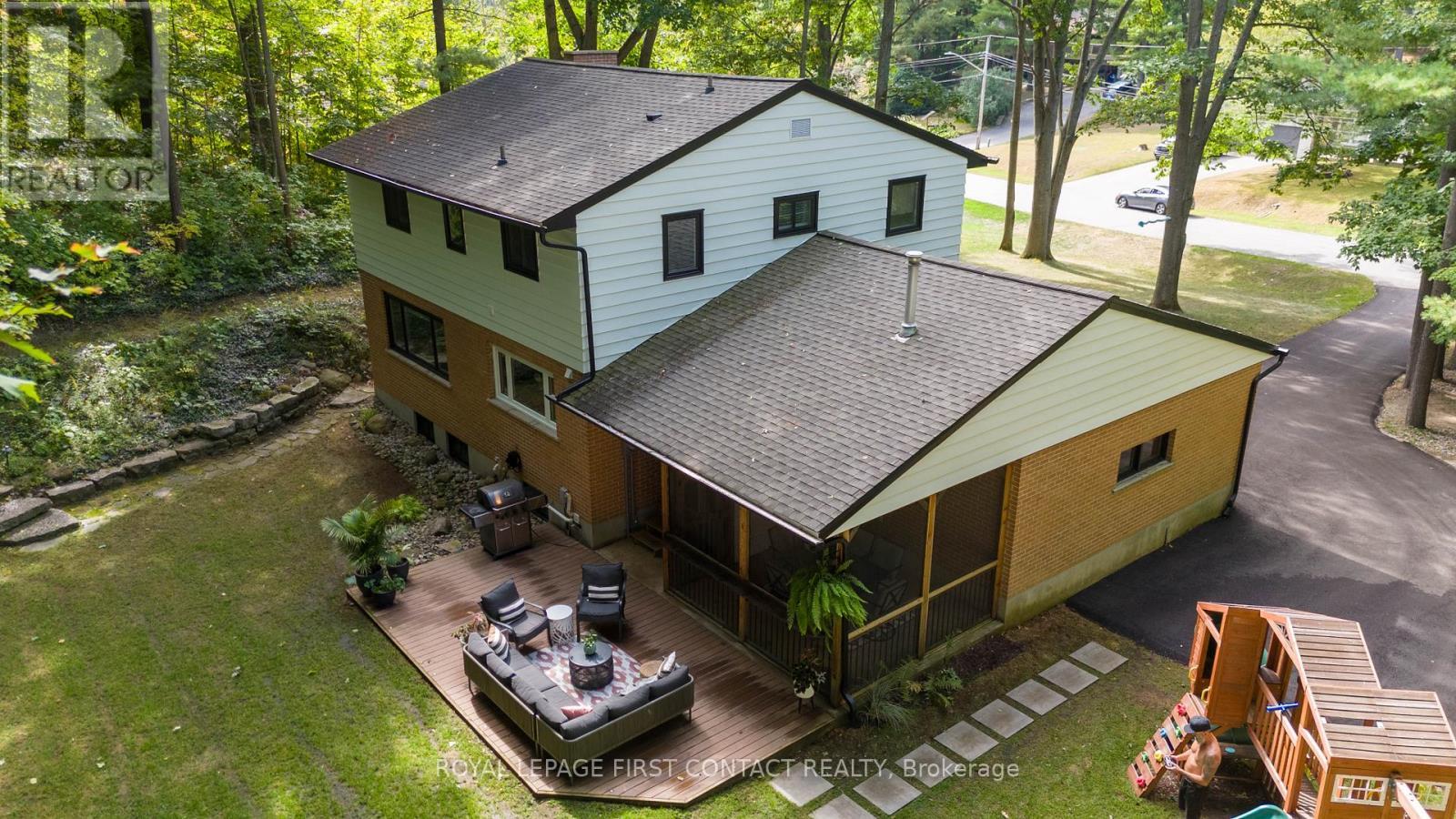 












11 VERNAR DRIVE

,
Springwater,




Ontario
L0L1X0

