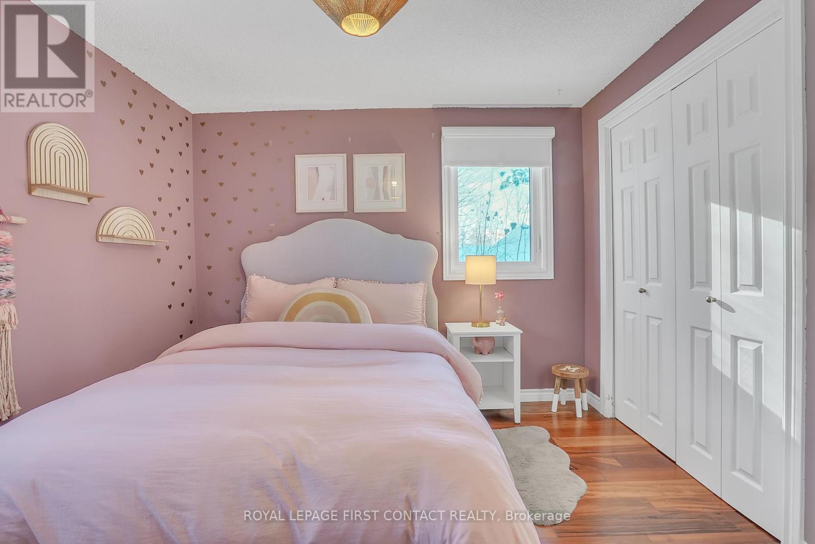












11 VERNAR DRIVE

,
Springwater,




Ontario
L0L1X0


