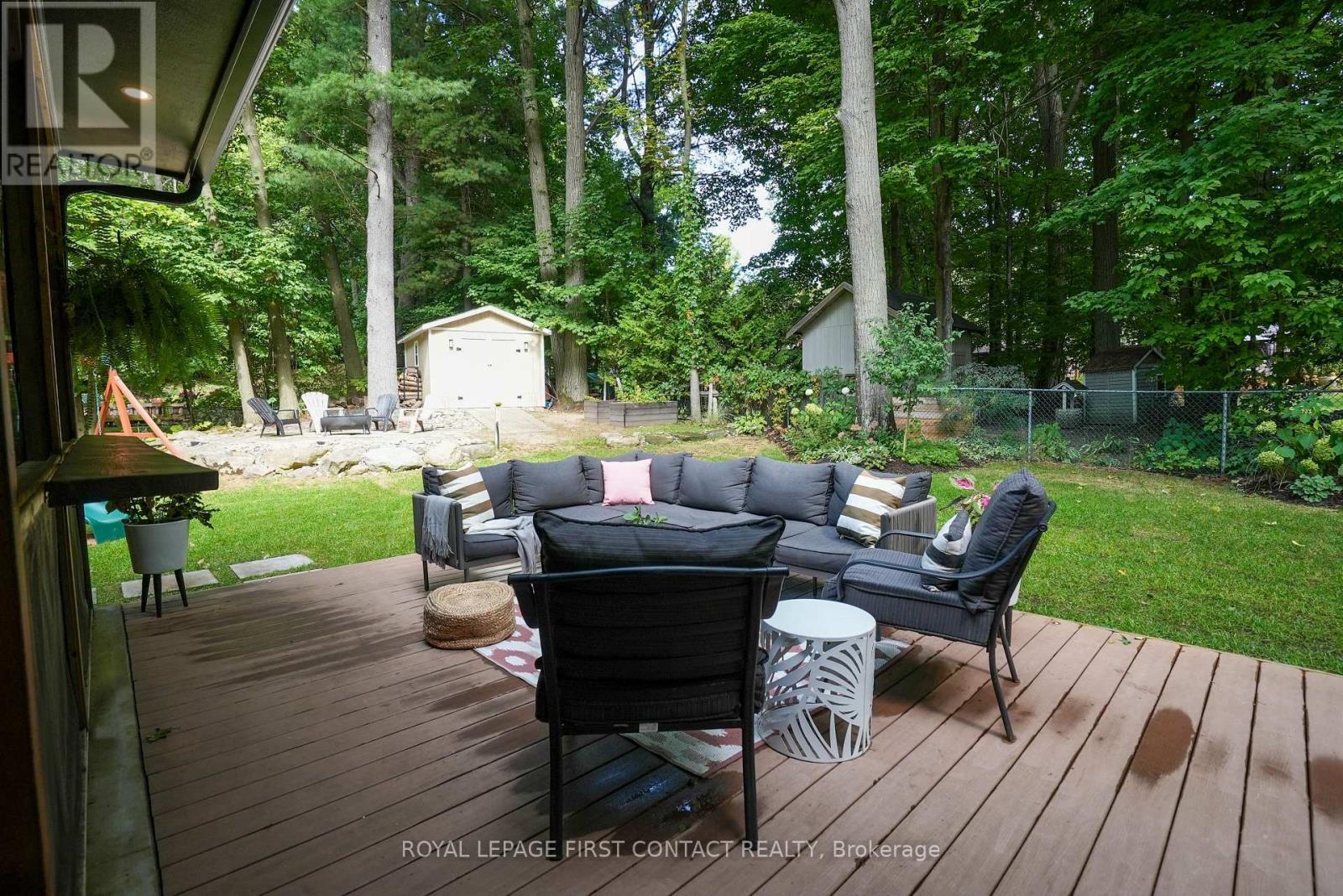 












11 VERNAR DRIVE

,
Springwater,




Ontario
L0L1X0

