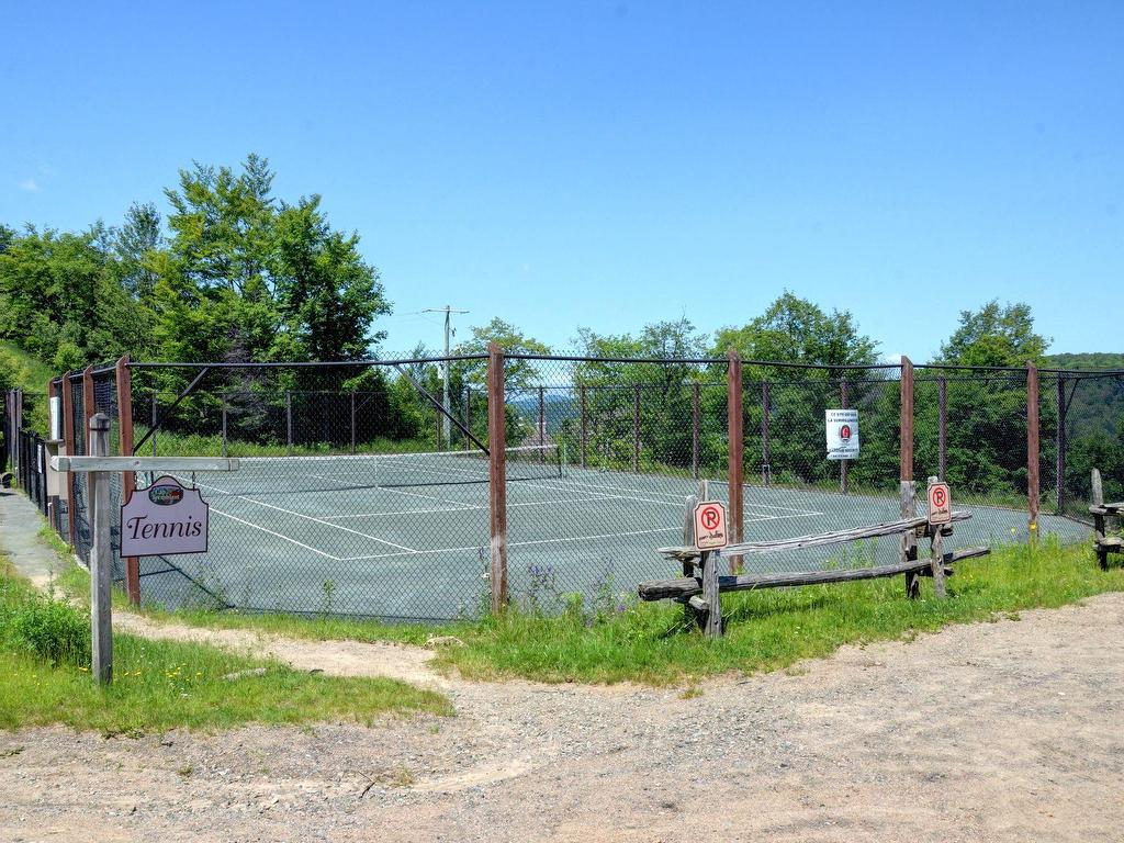 









166


Rue du Mont-Plaisant

, 10,
Mont-Tremblant,




QC
J8E1L2

