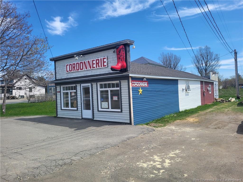 









112


St-Pierre Ouest

BLVD,
Caraquet,




NB
E1W 1B9


