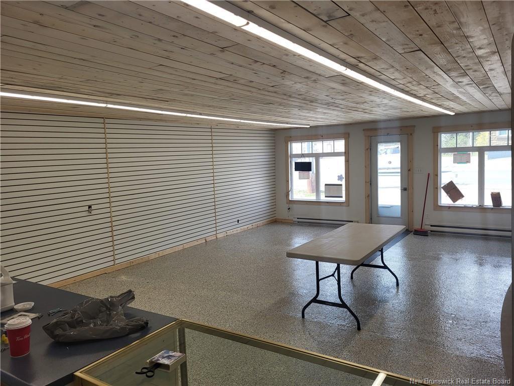 









112


St-Pierre Ouest

BLVD,
Caraquet,




NB
E1W 1B9

