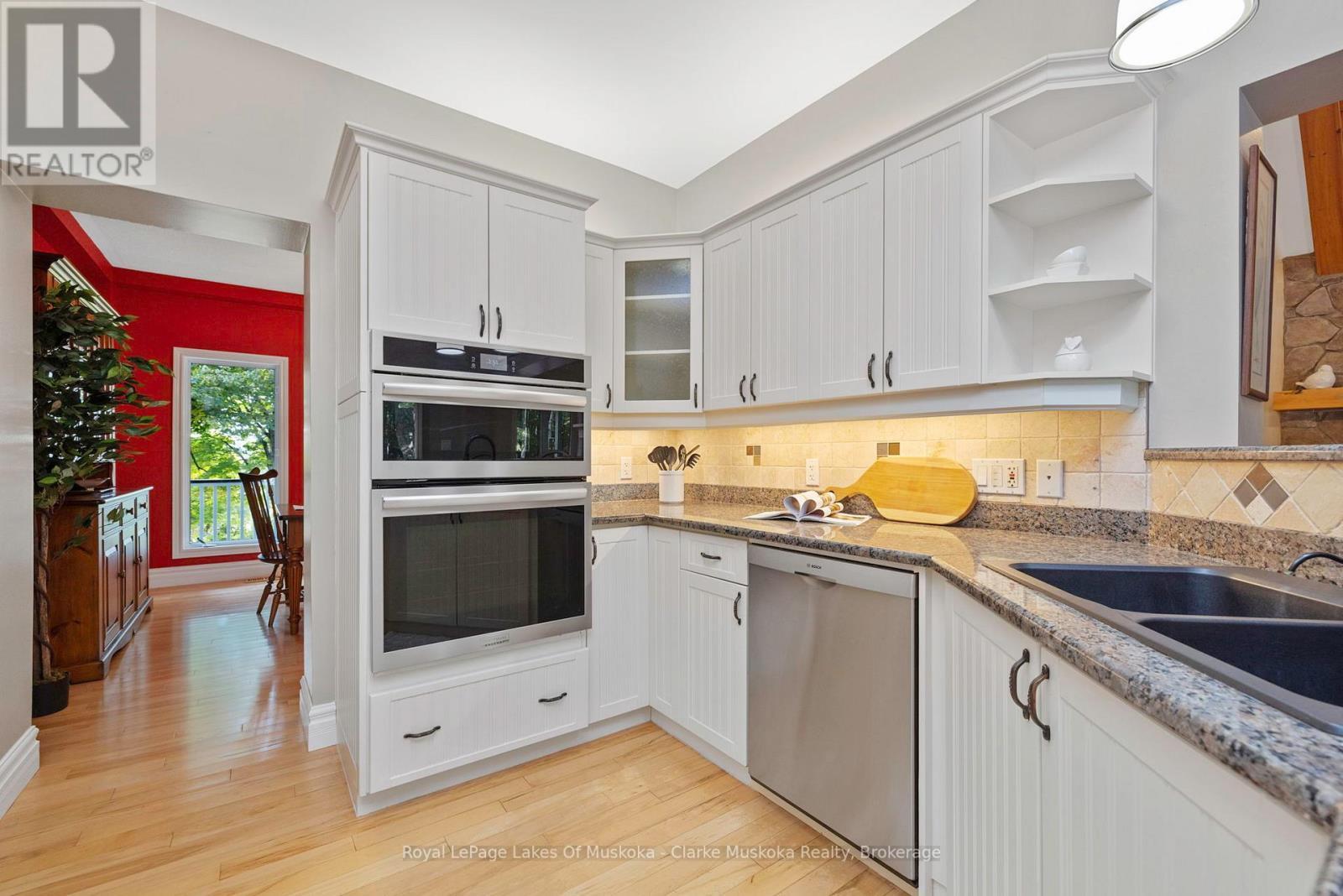 












1259 GOLF COURSE ROAD

,
Lake of Bays (Franklin),




Ontario
P1H2J6

