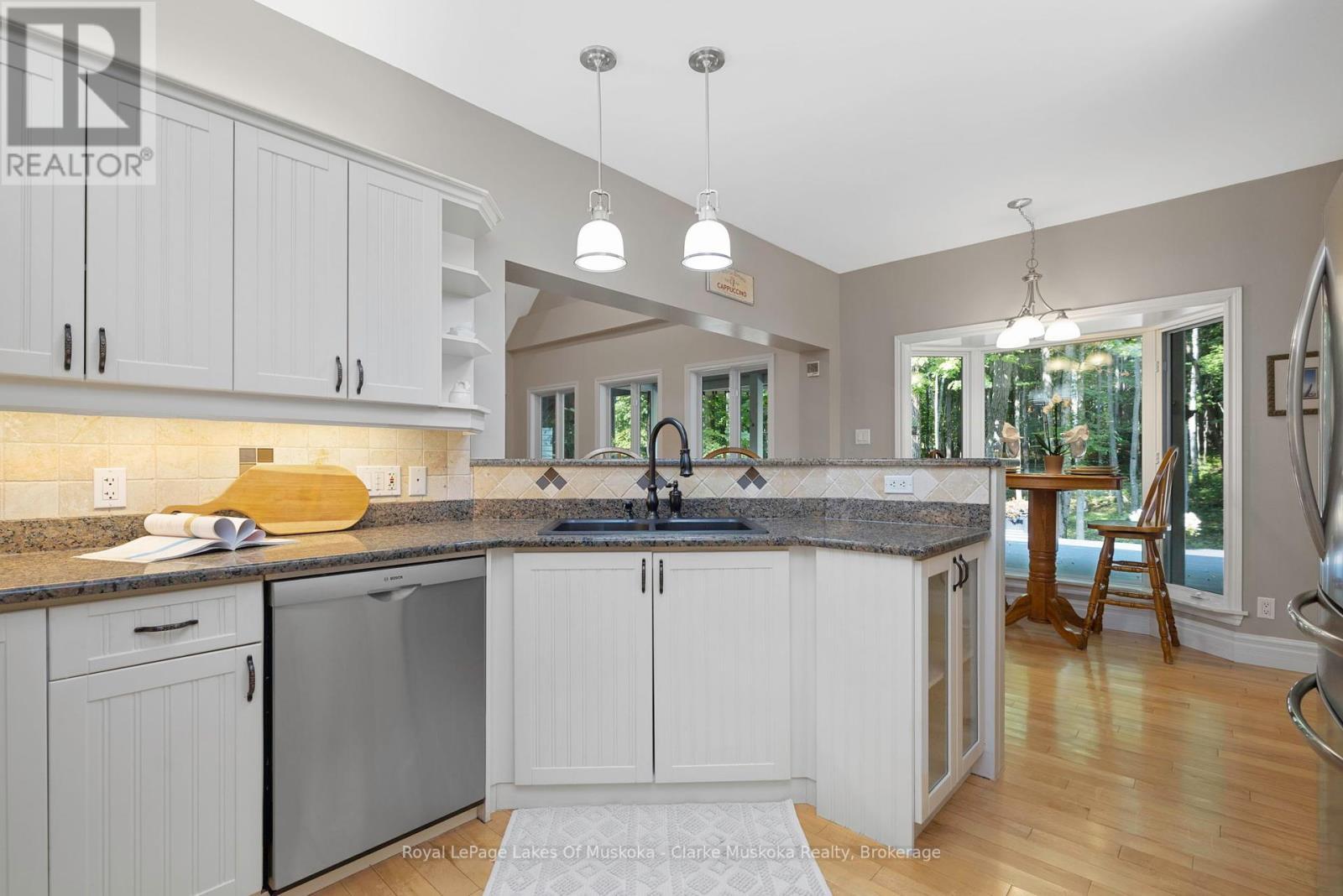 












1259 GOLF COURSE ROAD

,
Lake of Bays (Franklin),




Ontario
P1H2J6

