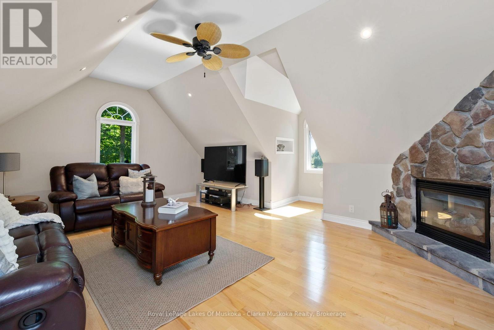 












1259 GOLF COURSE ROAD

,
Lake of Bays (Franklin),




Ontario
P1H2J6

