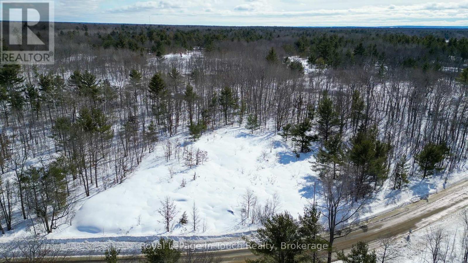 












408 SOUTH BAY ROAD

,
Georgian Bay (Baxter),







Ontario
L0K1S0

