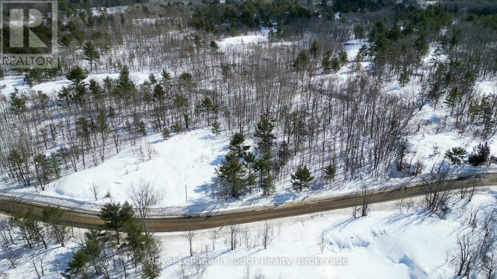 












408 SOUTH BAY ROAD

,
Georgian Bay (Baxter),







Ontario
L0K1S0

