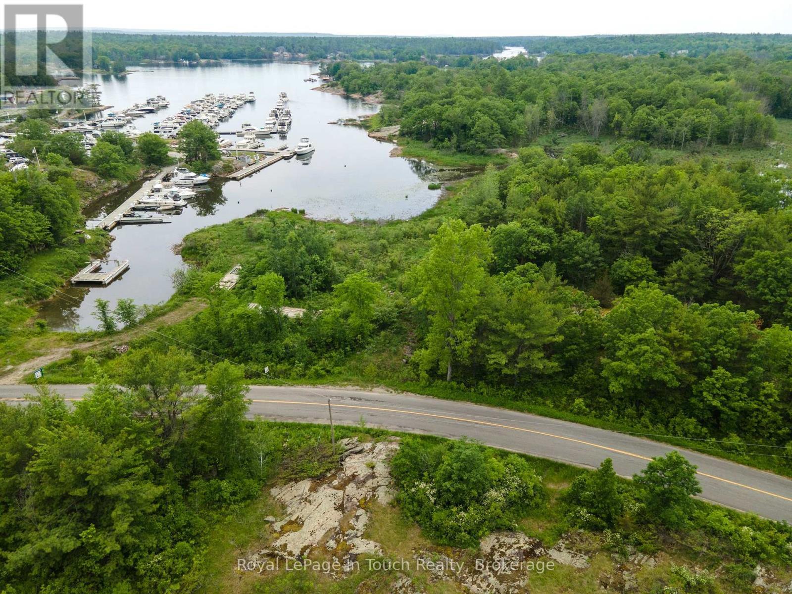












408 SOUTH BAY ROAD

,
Georgian Bay (Baxter),







Ontario
L0K1S0


