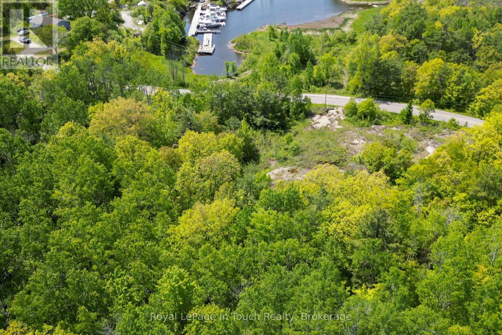 












408 SOUTH BAY ROAD

,
Georgian Bay (Baxter),







Ontario
L0K1S0

