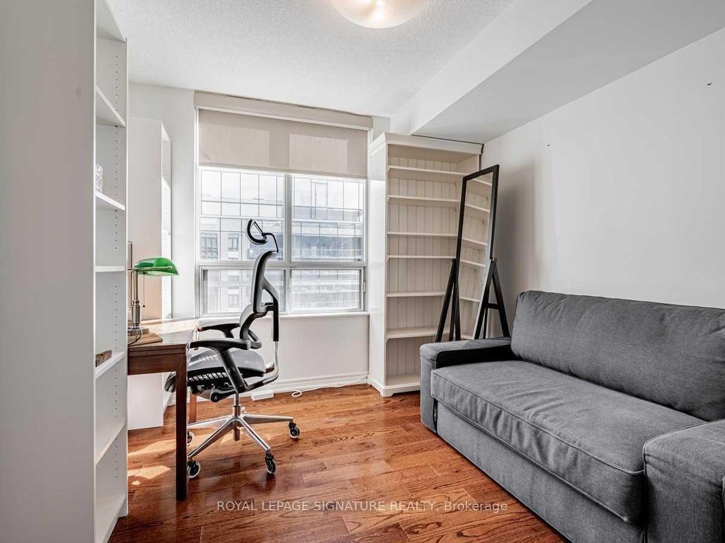 









30


Grand Trunk

Crescent, 3906,
Toronto,




ON
M5J 3A4

