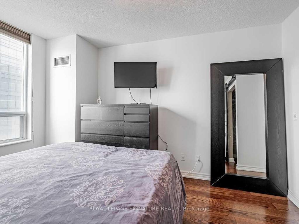 









30


Grand Trunk

Crescent, 3906,
Toronto,




ON
M5J 3A4

