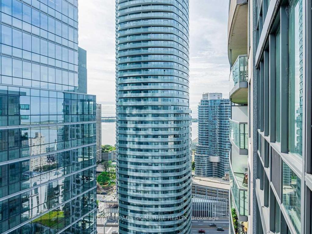 









30


Grand Trunk

Crescent, 3906,
Toronto,




ON
M5J 3A4

