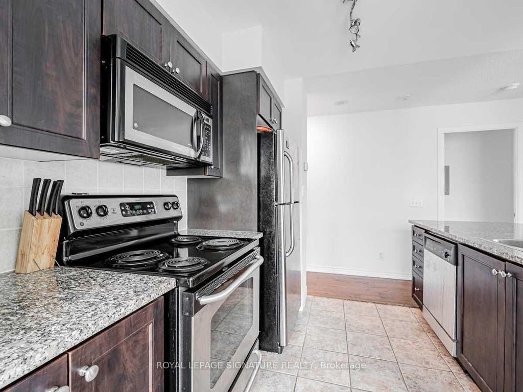 









30


Grand Trunk

Crescent, 3906,
Toronto,




ON
M5J 3A4

