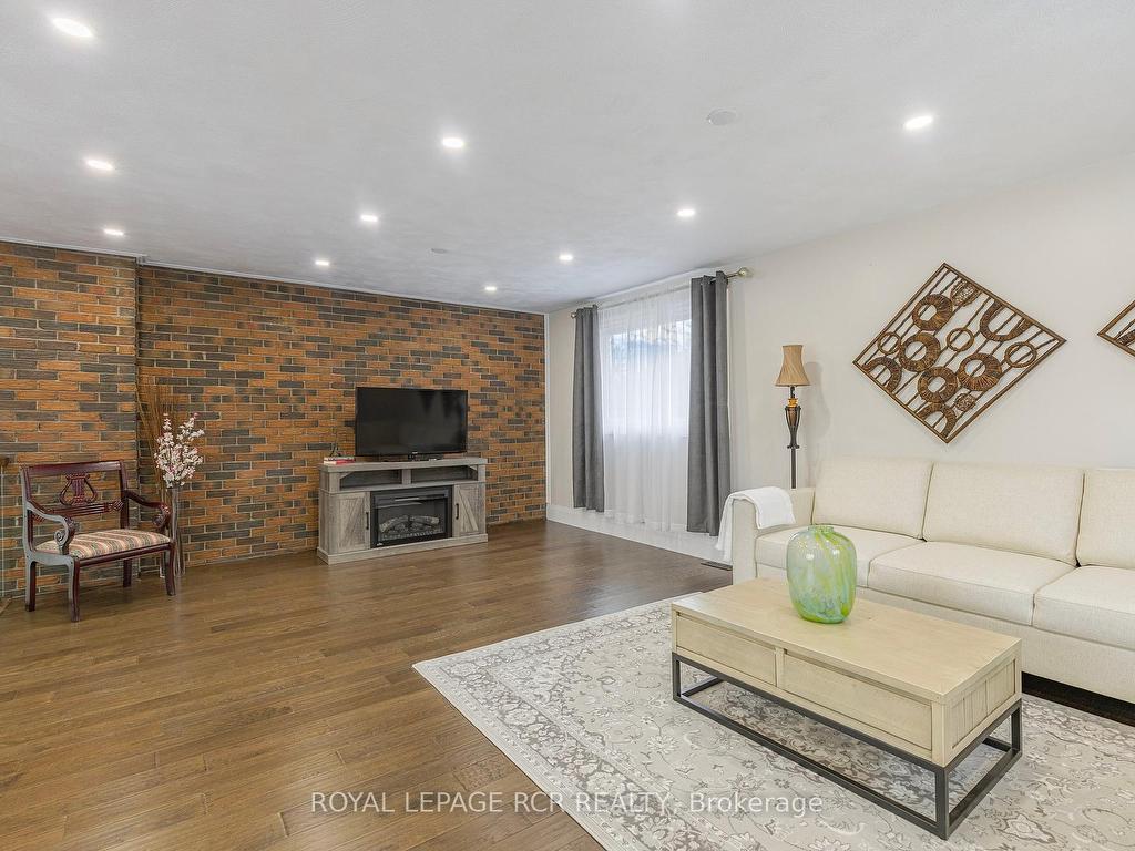 









100


Harrison

Avenue,
Aurora,




ON
L4G 1E3

