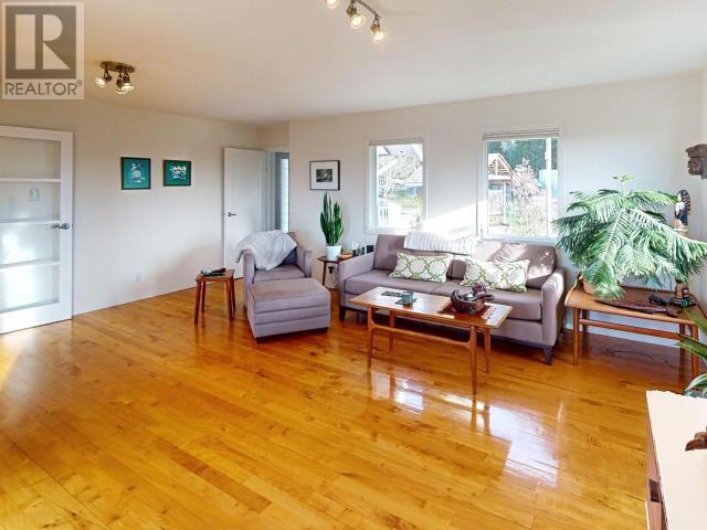 












9117 KROMPOCKER RD

,
Powell River,




British Columbia
V8A0G1

