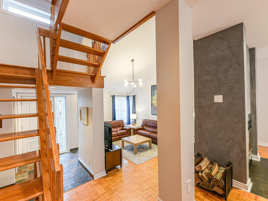 









440


Rue des Tulipes

,
La Prairie,




QC
J5R2G3

