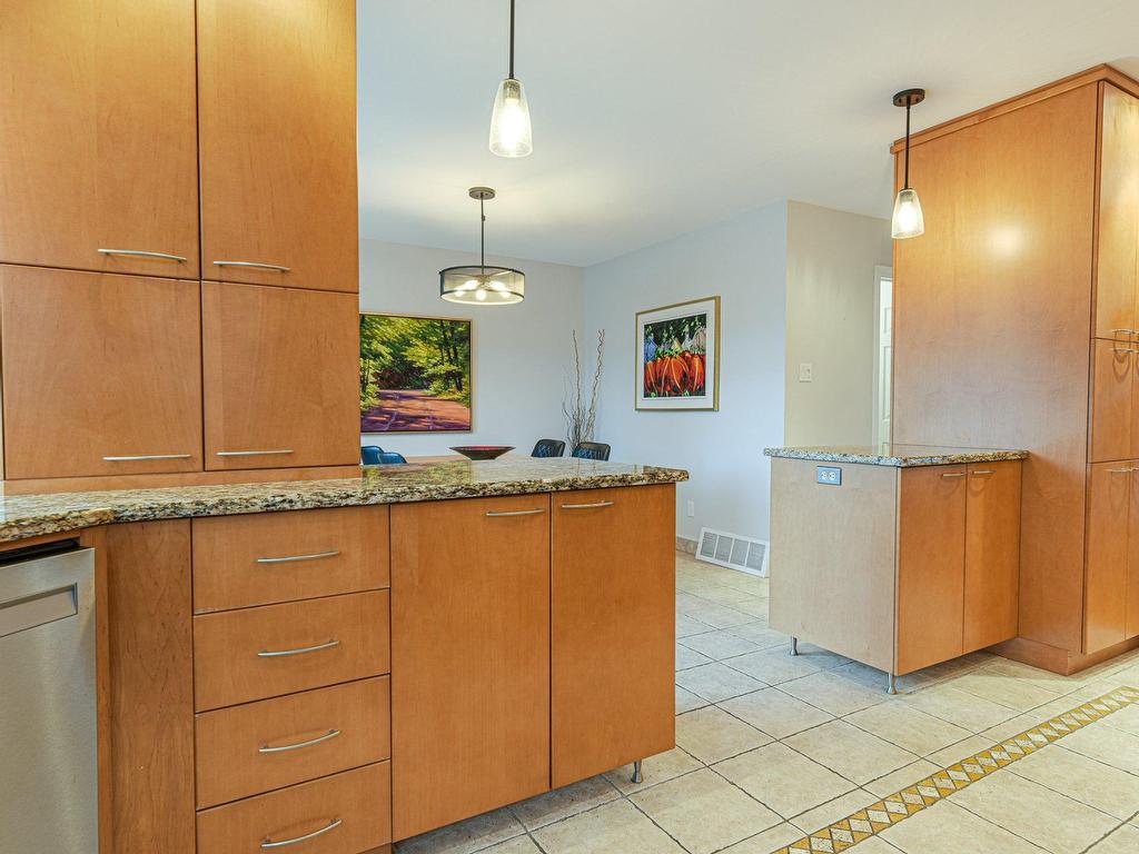 









440


Rue des Tulipes

,
La Prairie,




QC
J5R2G3

