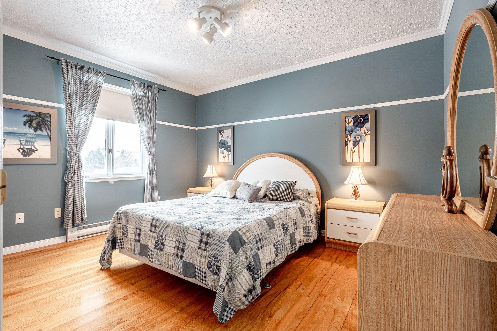 









6535

 - 6539


Route Louis-S.-St-Laurent

,
Compton,




QC
J0B1L0

