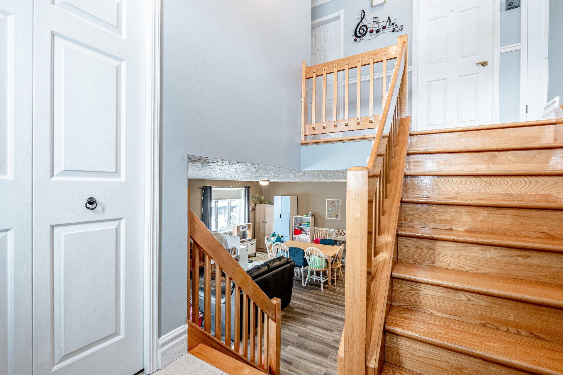 









6535

 - 6539


Route Louis-S.-St-Laurent

,
Compton,




QC
J0B1L0

