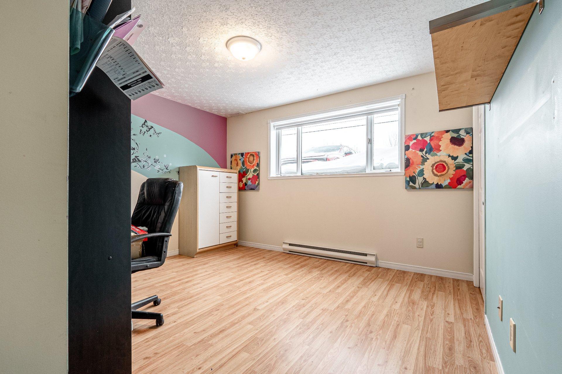 









6535

 - 6539


Route Louis-S.-St-Laurent

,
Compton,




QC
J0B1L0

