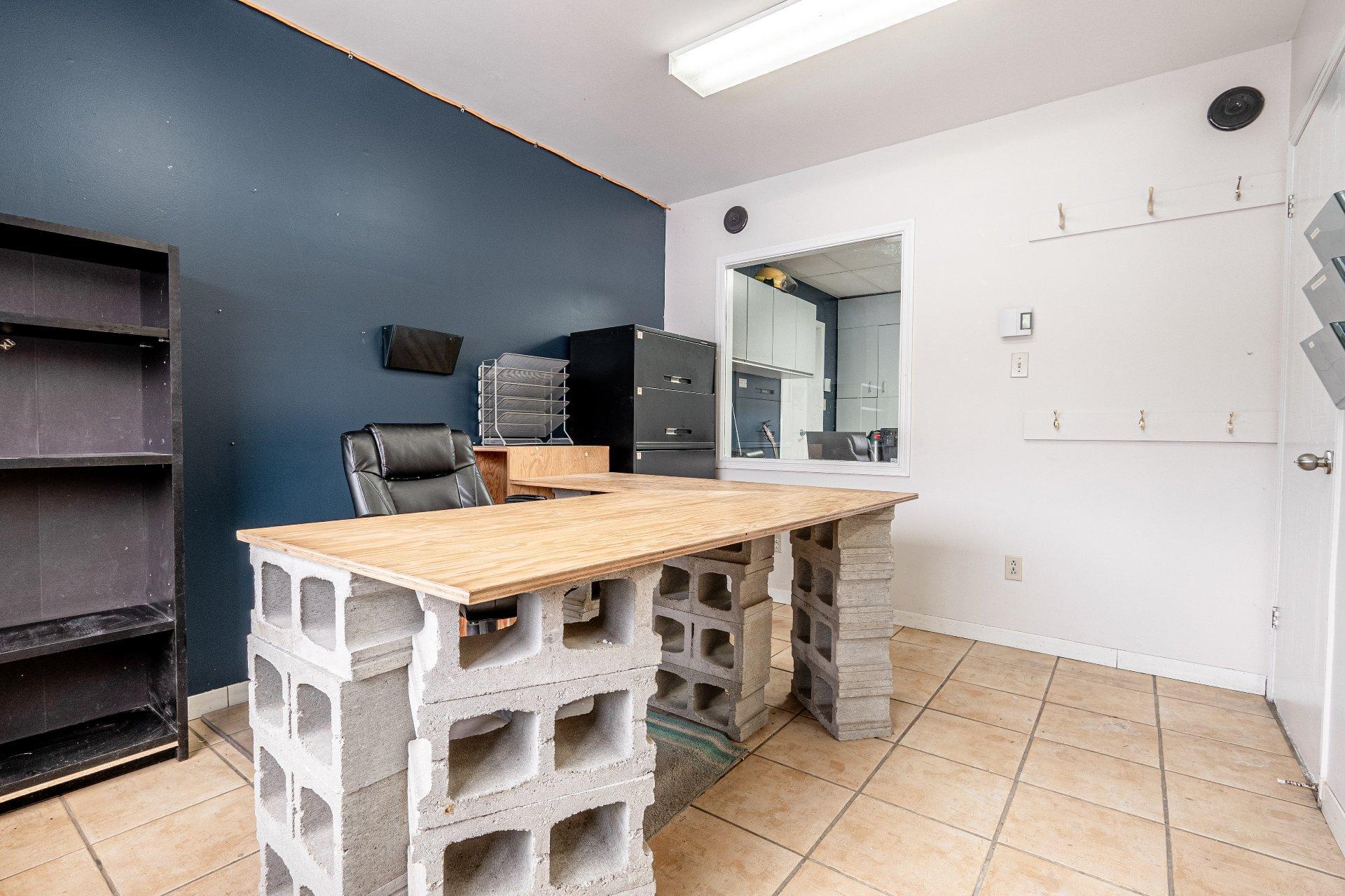









6535

 - 6539


Route Louis-S.-St-Laurent

,
Compton,




QC
J0B1L0

