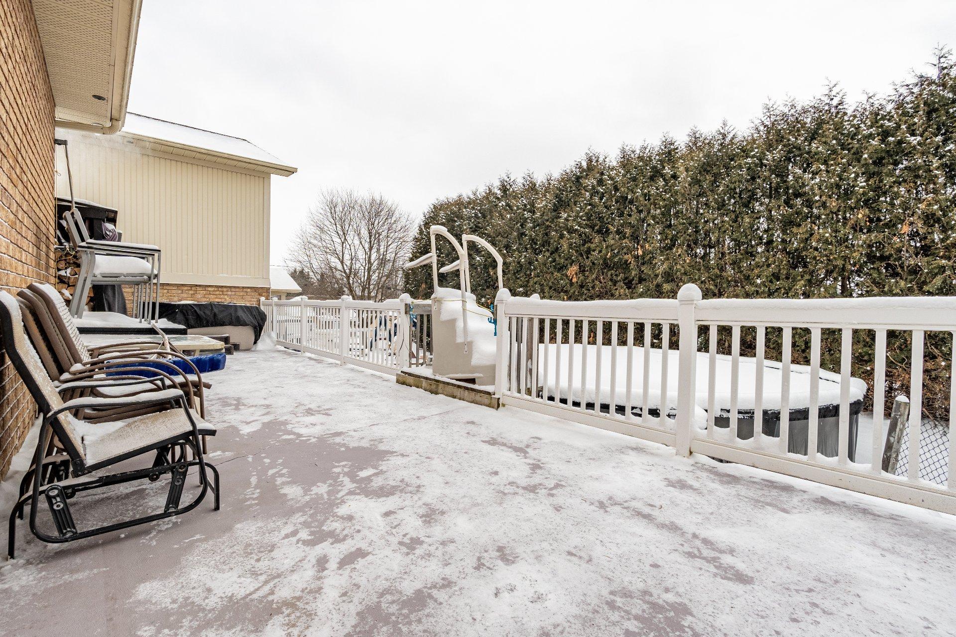 









6535

 - 6539


Route Louis-S.-St-Laurent

,
Compton,




QC
J0B1L0


