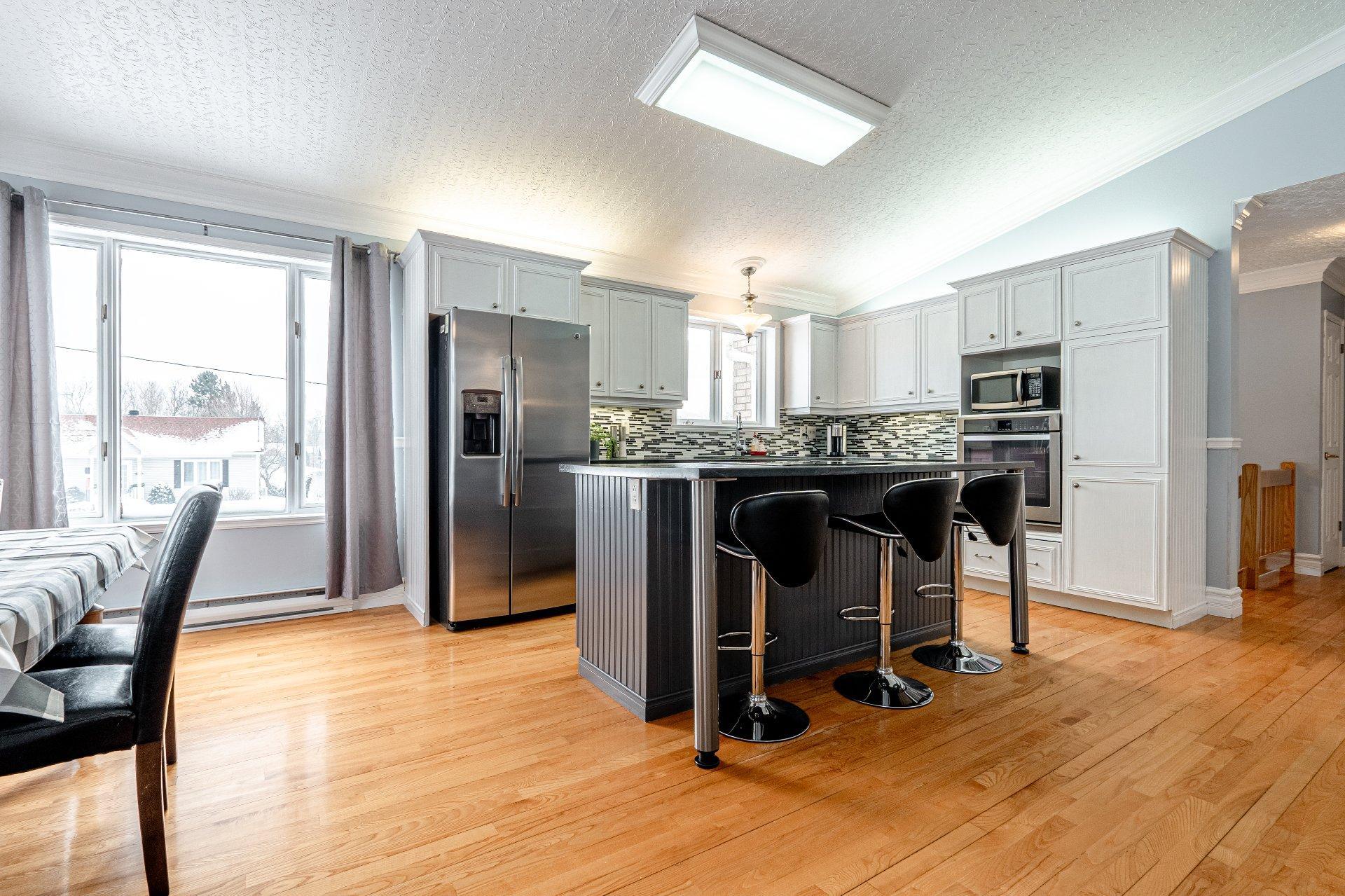









6535

 - 6539


Route Louis-S.-St-Laurent

,
Compton,




QC
J0B1L0

