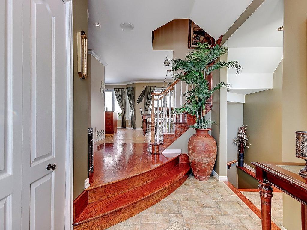 









91


Av. du Parc

,
Saint-Jean-sur-Richelieu,




QC
J2W1N3

