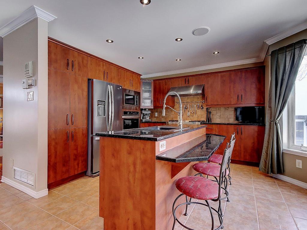 









91


Av. du Parc

,
Saint-Jean-sur-Richelieu,




QC
J2W1N3

