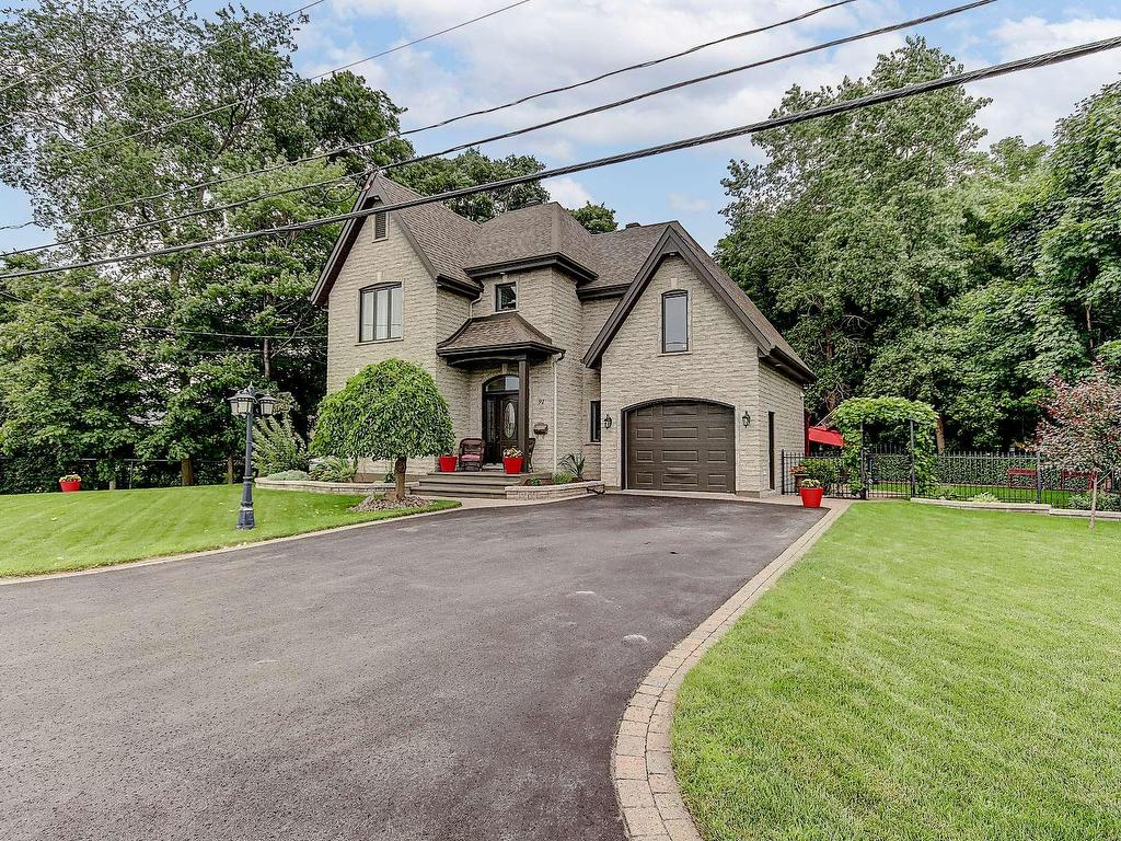









91


Av. du Parc

,
Saint-Jean-sur-Richelieu,




QC
J2W1N3

