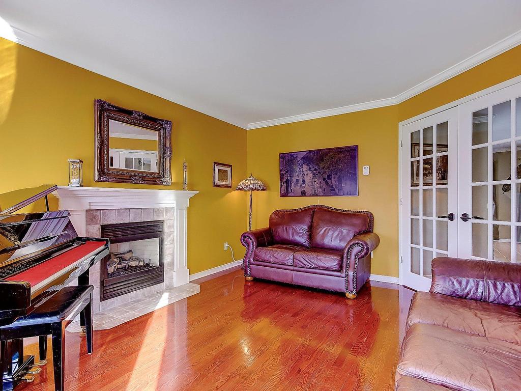 









91


Av. du Parc

,
Saint-Jean-sur-Richelieu,




QC
J2W1N3

