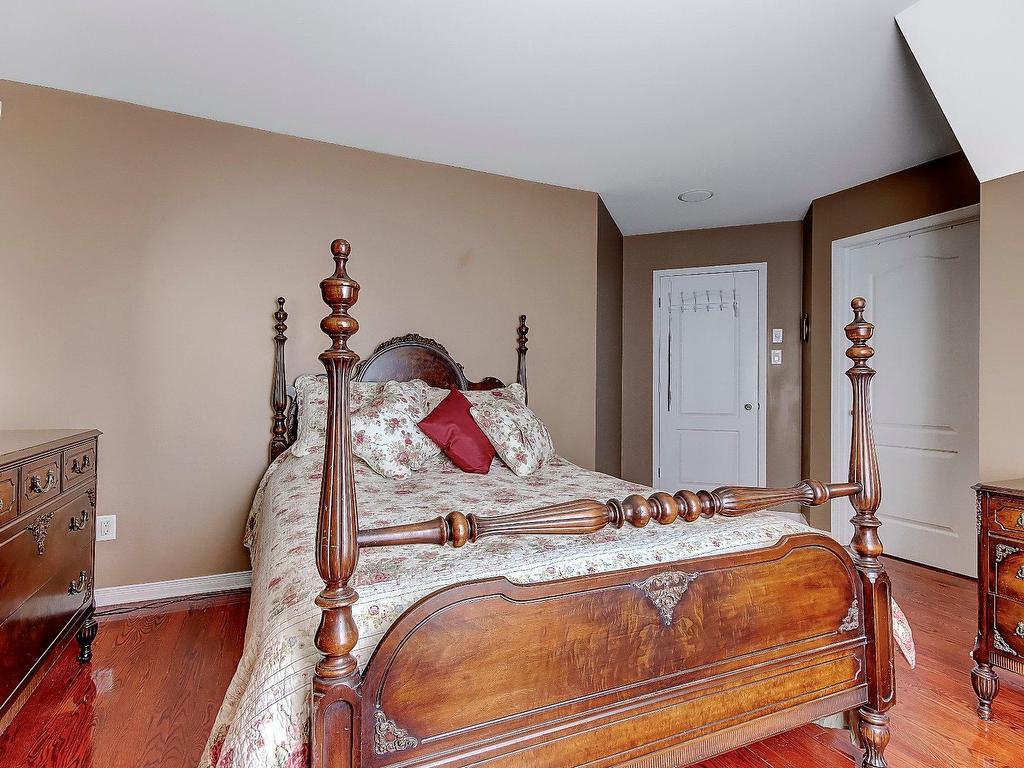 









91


Av. du Parc

,
Saint-Jean-sur-Richelieu,




QC
J2W1N3

