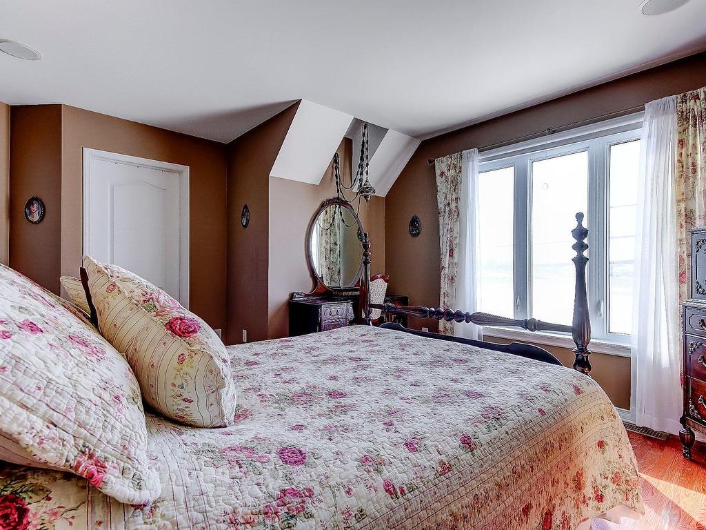 









91


Av. du Parc

,
Saint-Jean-sur-Richelieu,




QC
J2W1N3

