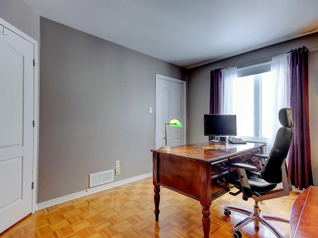 









91


Av. du Parc

,
Saint-Jean-sur-Richelieu,




QC
J2W1N3

