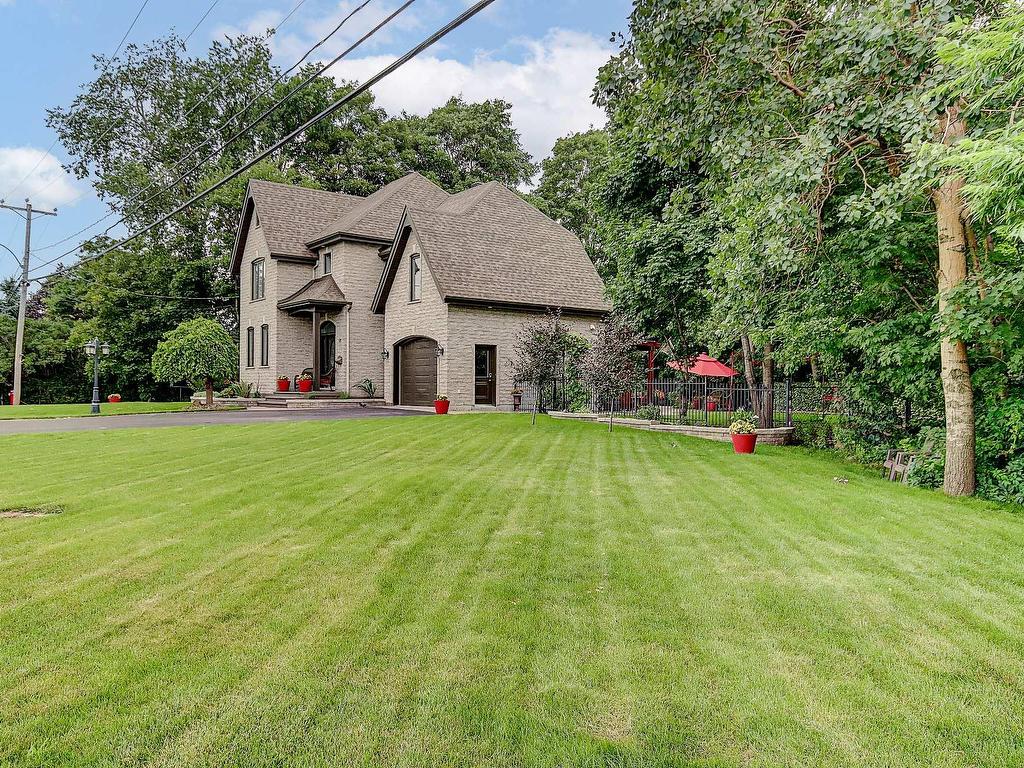 









91


Av. du Parc

,
Saint-Jean-sur-Richelieu,




QC
J2W1N3

