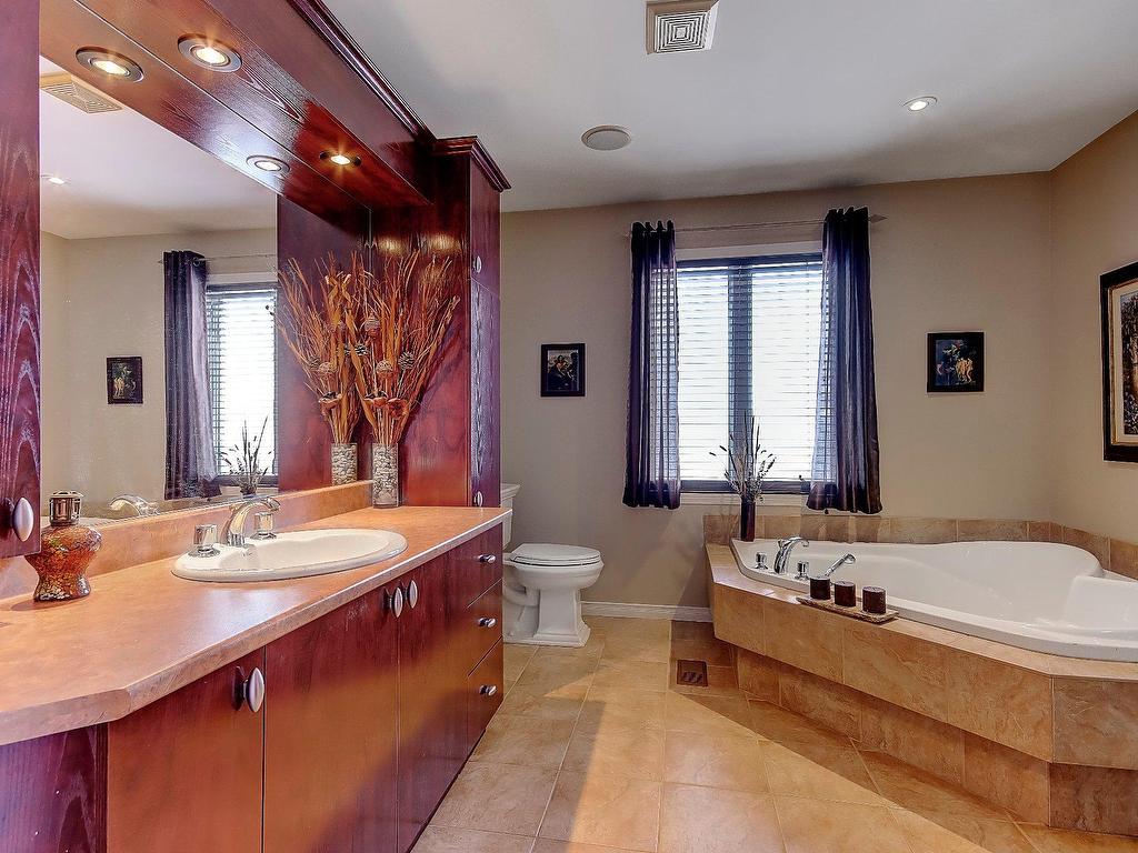 









91


Av. du Parc

,
Saint-Jean-sur-Richelieu,




QC
J2W1N3


