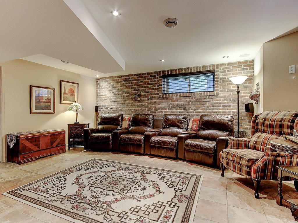 









91


Av. du Parc

,
Saint-Jean-sur-Richelieu,




QC
J2W1N3

