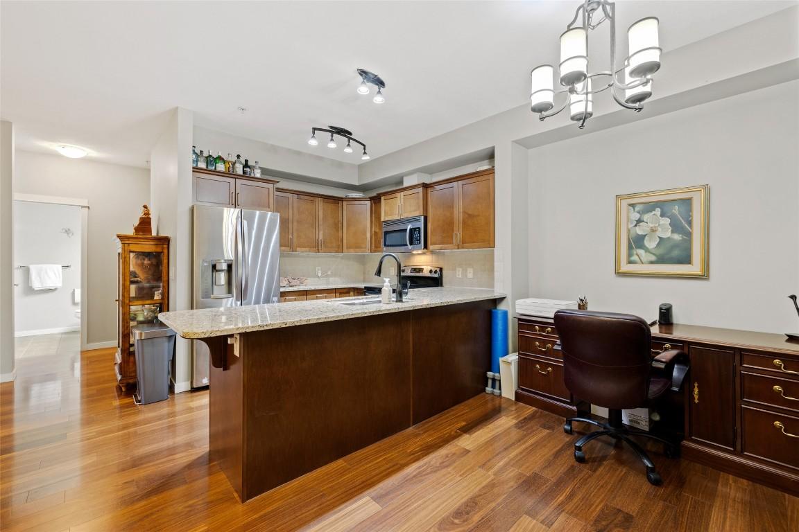 









2142


Vasile

Street, 107,
Kelowna,




BC
V1Y 6H5

