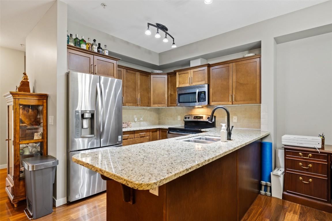 









2142


Vasile

Street, 107,
Kelowna,




BC
V1Y 6H5

