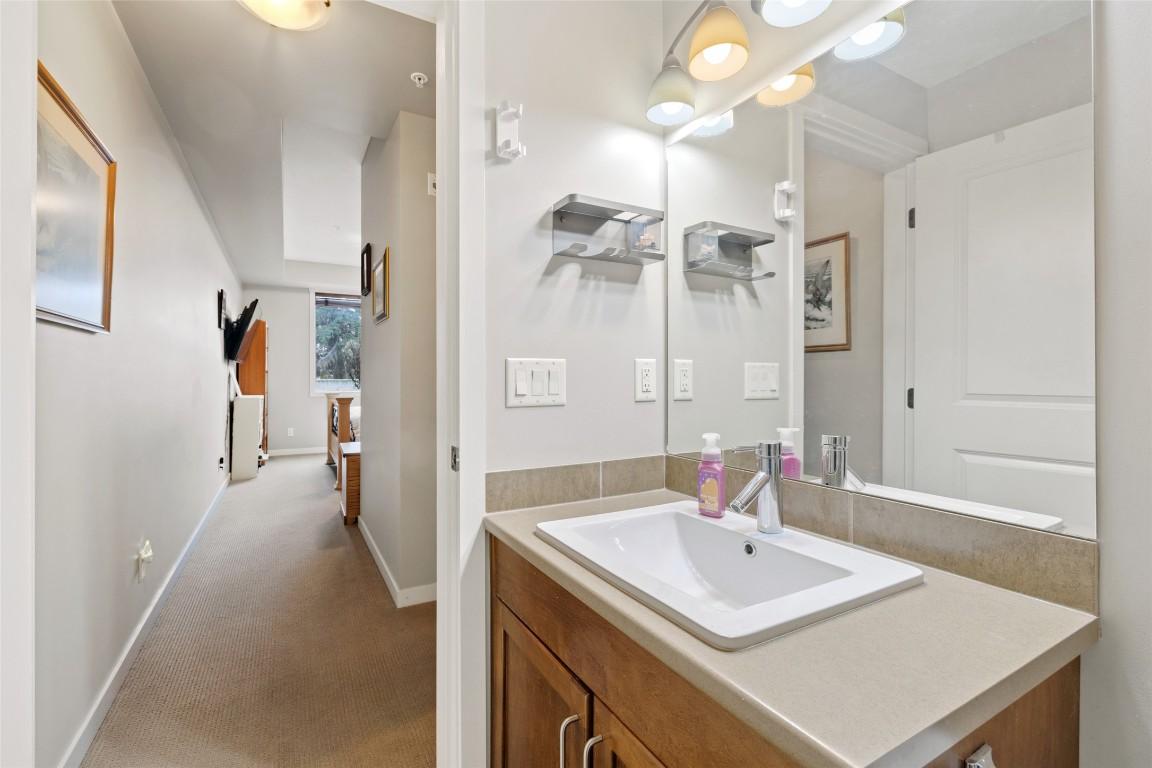 









2142


Vasile

Street, 107,
Kelowna,




BC
V1Y 6H5

