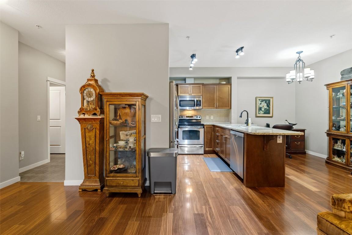 









2142


Vasile

Street, 107,
Kelowna,




BC
V1Y 6H5

