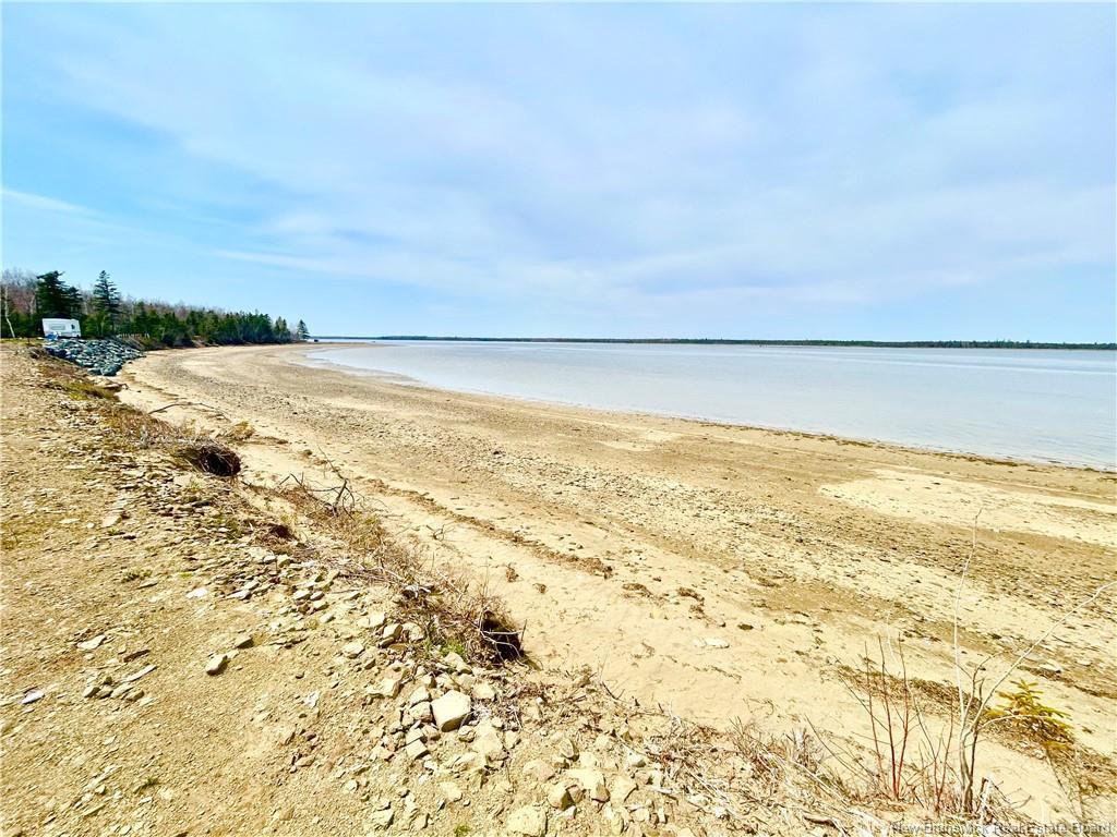 









114


Lebouthillier

ST,
Saint-Simon,




NB
E8P 1Z7

