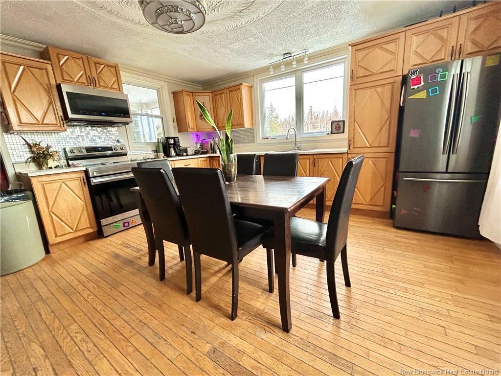 









114


Lebouthillier

ST,
Saint-Simon,




NB
E8P 1Z7

