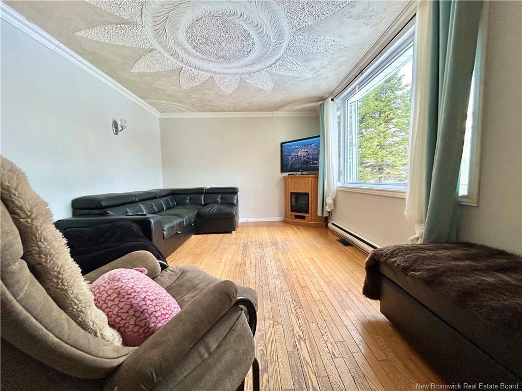 









114


Lebouthillier

ST,
Saint-Simon,




NB
E8P 1Z7

