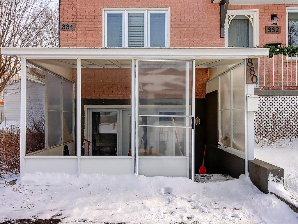 









880

 - 884


Rue Nadeau

,
Saint-Jean-sur-Richelieu,




QC
J2X5B5

