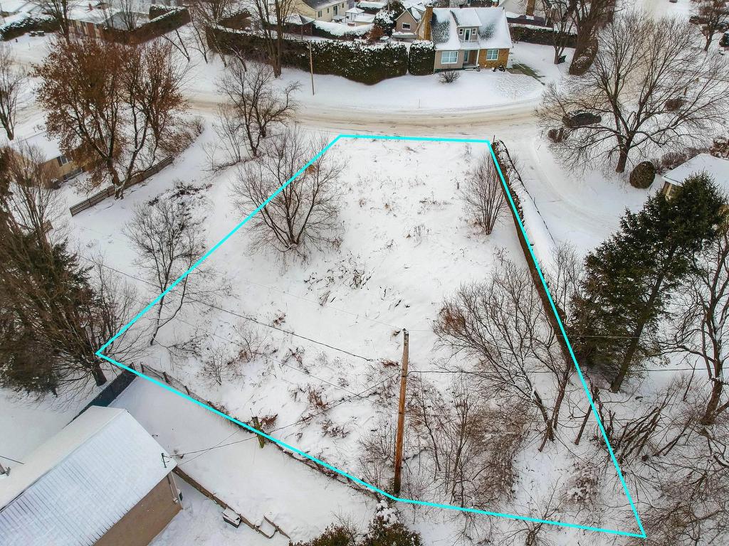 












Rue Mullins

,
Sherbrooke (Brompton/Rock Forest/Saint-Élie/Deauville),







QC
J1C0N1

